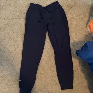 Lululemon navy ready to rulu pant size 6